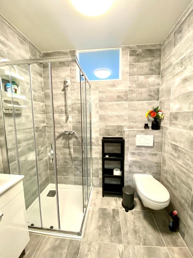 Сarnot Apartments Zoo Area Антверпен Екстериор снимка